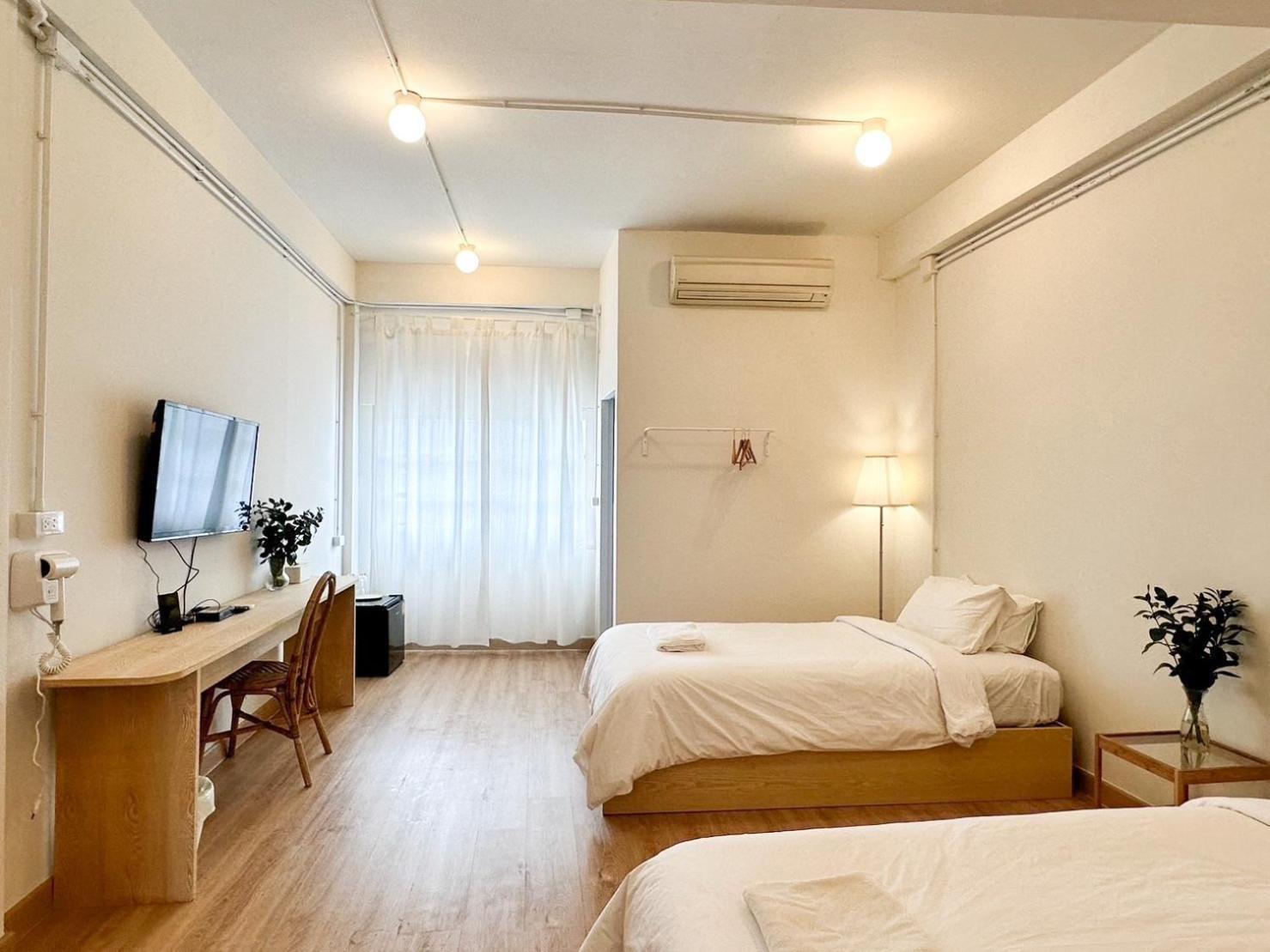 La Moon House Hotel Salaya Exterior photo